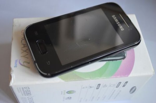Samsung Galaxy Y GT-S5363 – Metallicgrau (entsperrt) Smartphone VERPACKT