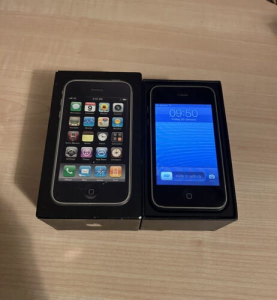 Apple iPhone 3GSA1303 schwarz makelloser Zustand 16GB
