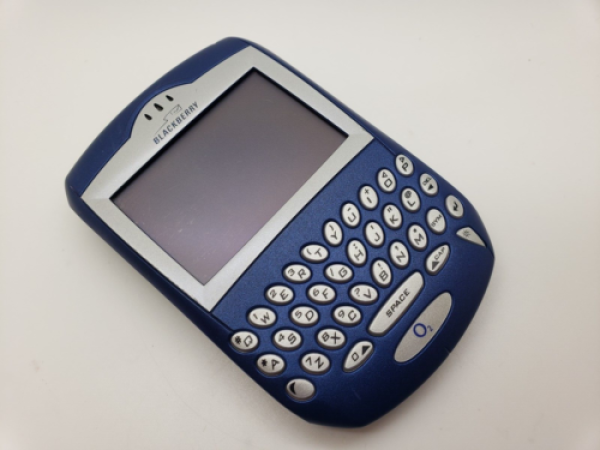 Günstiges Retro (Tesco/O2) Blackberry 7230 blau Handy