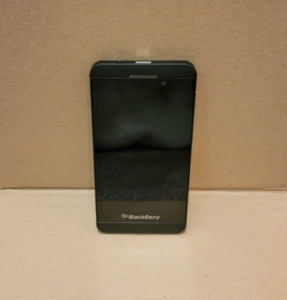 BlackBerry Z10 – 16GB – Black (Unlocked) Smartphone