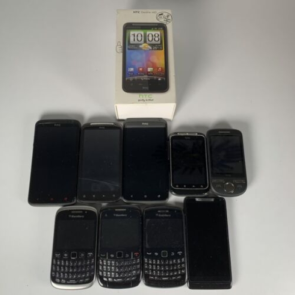 Restposten Konvolut 9X HTC BlackBerry Smartphones Handy Ersatzteil/Reparatur ungeprüft