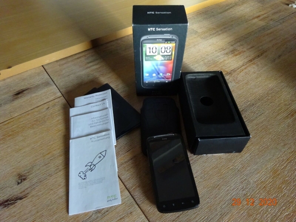 HTC Sensation Smartphone – Gebraucht (ohne Simlock) mit Hülle + Anleitung