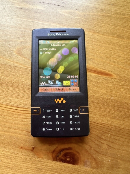 Sony Ericsson Walkman W950i – 4GB – Mystic lila (entsperrt) Smartphone