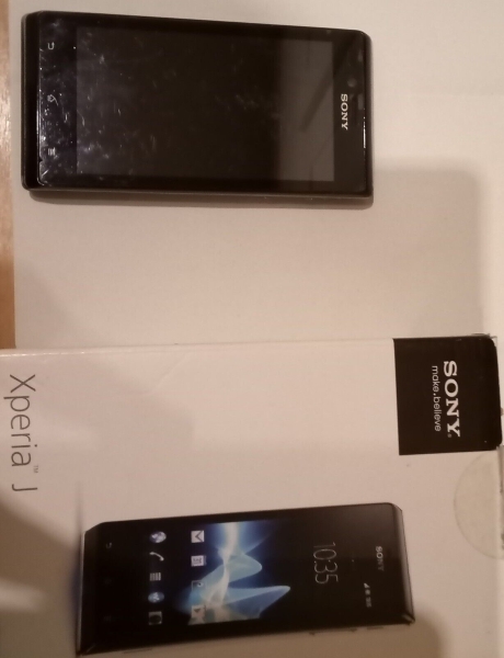 Sony XPERIA J – 4″“ – Android Smartphone verpackt 02 Giffgaff