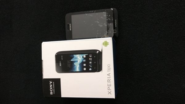 Sony Xperia tipo Smartphone (8,1 cm (3,2 Zoll) Touchscreen, 3,2 Megapixel Kamera