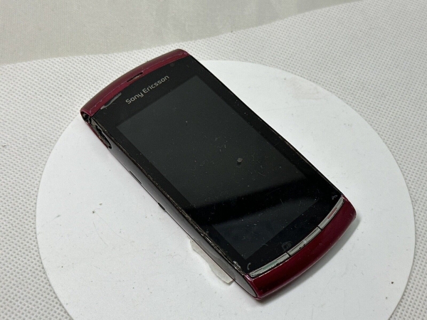 Defekt Sony Ericsson Vivaz U5i – rotes Smartphone
