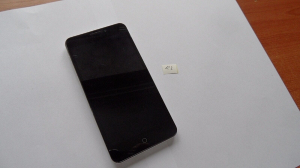 Coolpad 8675-HD – schwarz/weiß Smartphone lässt sich nicht einschalten 123
