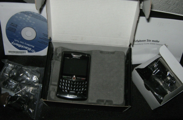 BlackBerry 8900 – Black (Unlocked) Smartphone mit ovp