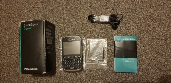 BlackBerry Curve 9320 – silberfarbenes (Vodafone) Smartphone
