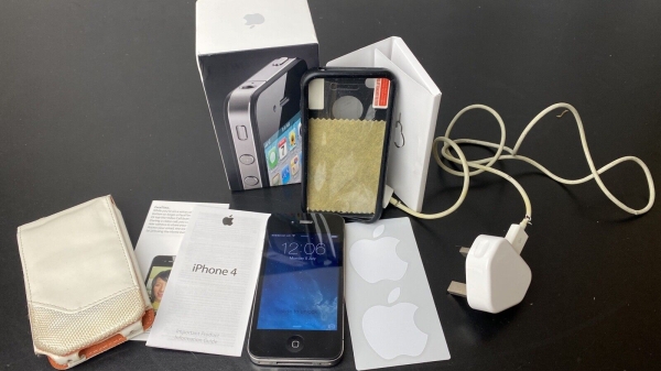 Apple iPhone 4 – 16GB – Schwarz, Entsperrt, Verpackt