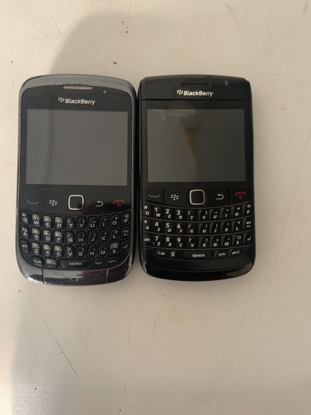 BlackBerry Curve 8520 – schwarz (O2) & BlackBerry fett entsperrt für Ersatzteile & Reparatur