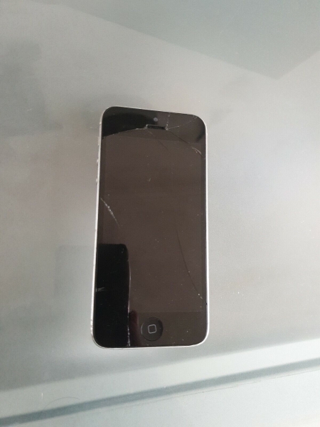 Apple iPhone 5 – GUTER ZUSTAND! – Kann nicht getestet werden – für Teile – OFFEN FÜR ANGEBOTE!