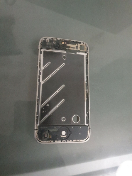 Apple iPhone 4 – ANSTÄNDIGER ZUSTAND – DEFEKT – FÜR TEILE – KANN NICHT GETESTET WERDEN – ANGEBOTE