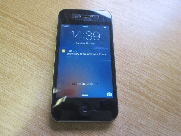 Apple iPhone 4s – 8GB – Schwarz (Vodafone) Smartphone – gebraucht – D848