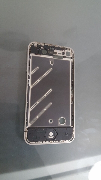 Apple iPhone 4 – ANSTÄNDIGER ZUSTAND – DEFEKT – FÜR TEILE – KANN NICHT GETESTET WERDEN – ANGEBOTE