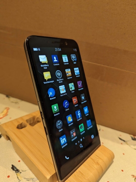 Blackberry Z30 schwarz 16GB 2GB RAM 4.2″ BBOS10 Handy Smartphone