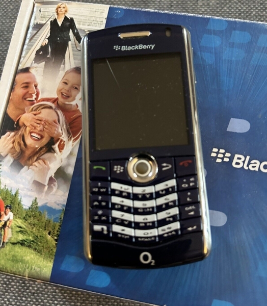 BlackBerry Pearl 8120 gebraucht – Schwarz Smartphone plus Zubehör