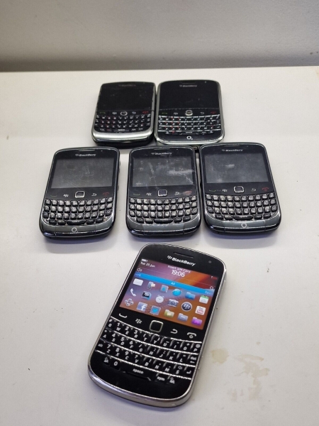 Blackberry Restposten, fett 9900, 8900, 9000, Kurve 9300 standardmäßig