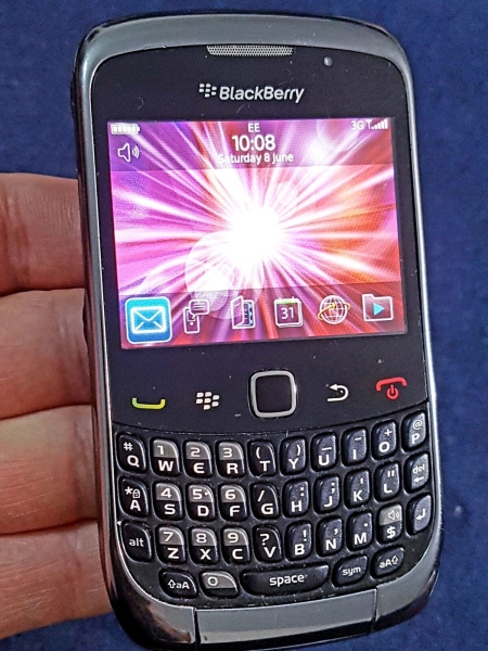 BlackBerry 9300 Curve (entsperrt) Smartphone Top Zustand mit Ladegerät