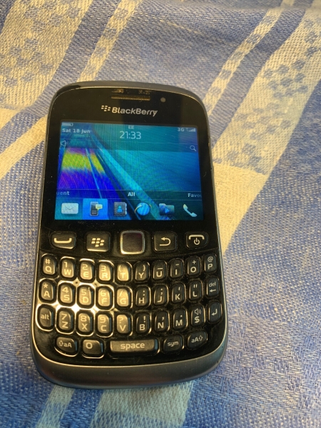 BlackBerry Curve 9320 – EE Netzwerk – GSM Handy Smartphone