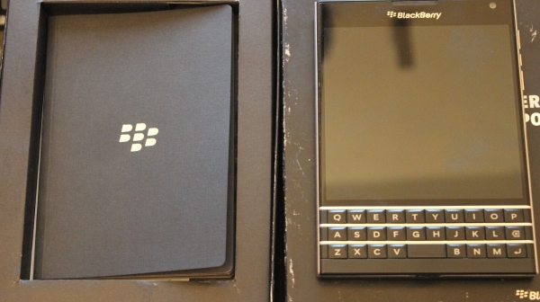 BlackBerry Passport – 32gb Smartphone – Like new in box (no headphones)