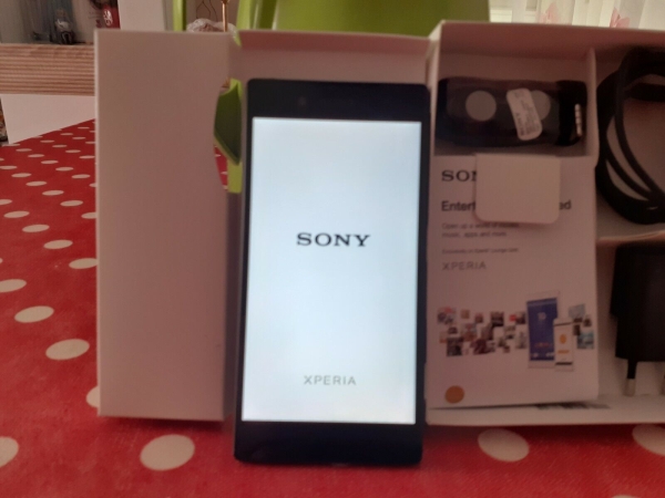 Sony  Xperia Z C6603 – 32GB – Graphite Black (Ohne Simlock) Smartphone