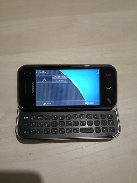 Nokia N Series N97 mini – 8GB – Cherry black (Unlocked) Smartphone