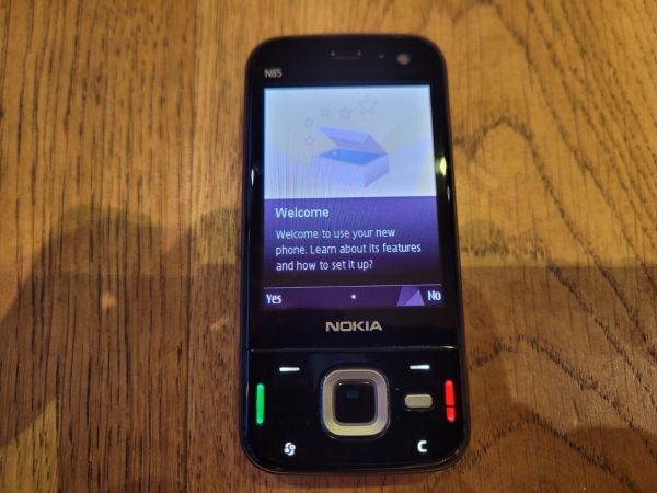 Nokia N85 – Schwarz/Kupfer Smartphone.  Entsperrt und in neuwertigem Zustand