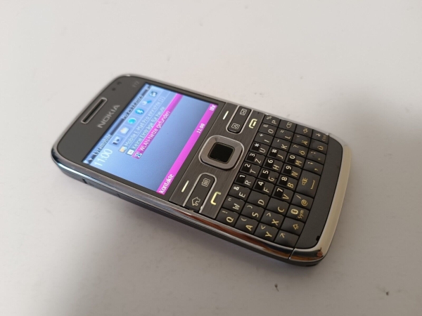 Nokia  E72 – schwarz(Ohne Simlock) Smartphone (keyboard: QWERTZ)