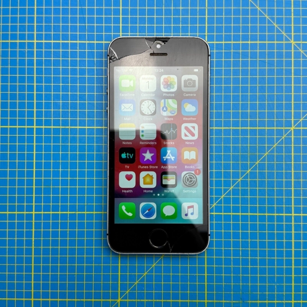 Apple iPhone 5s – 16GB – Spacegrau (entsperrt) A1457 (GSM) beschädigt