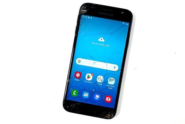 Samsung Galaxy J3 2017 SM-J330FN 8GB schwarz 4G entsperrt zertrümmerter Bildschirm funktioniert 815