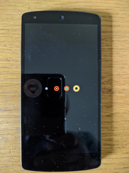 LG D821 Google Nexus 5 32GB schwarz Smartphone – Bootloops also nur Ersatzteile/Reparaturen