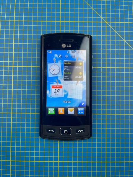 LG Viewty Snap GM360 Smartphone – schwarz – Tesco Mobile