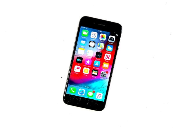 Apple iPhone 6 16GB Spacegrau entsperrt zertrümmerter Bildschirm funktioniert einwandfrei 587