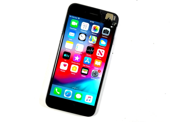 Apple iPhone 6 16GB Spacegrau entsperrt Smashed Screen funktioniert einwandfrei 467