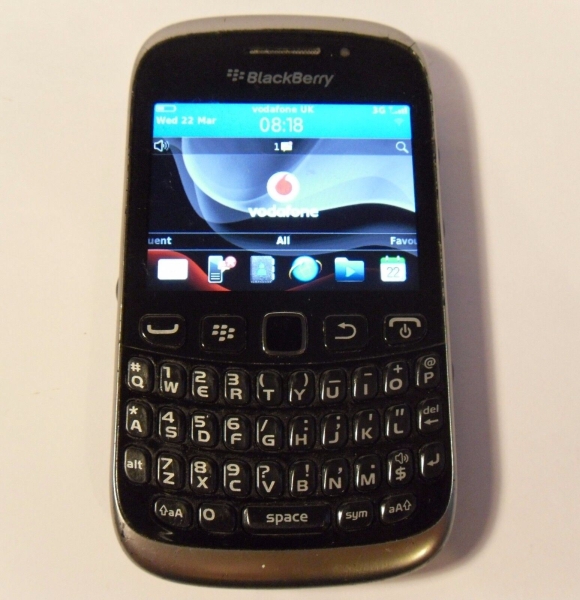 BlackBerry Curve 9320 Smartphone (entsperrt) – schwarz