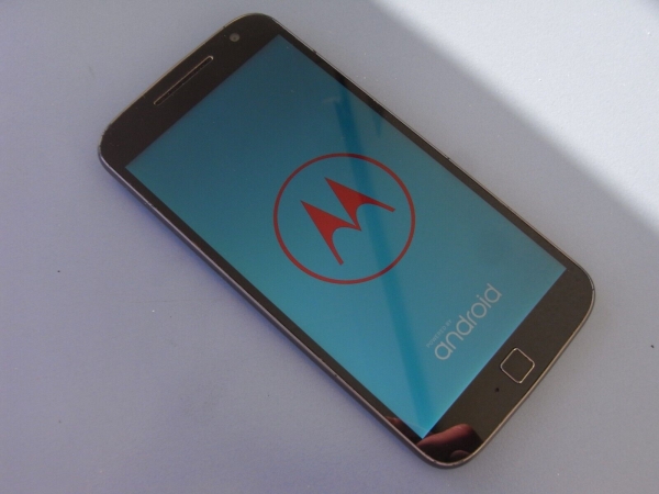 Motorola Moto G4 XT1642 DualSIM Smartphone 16GB gesperrt codiert