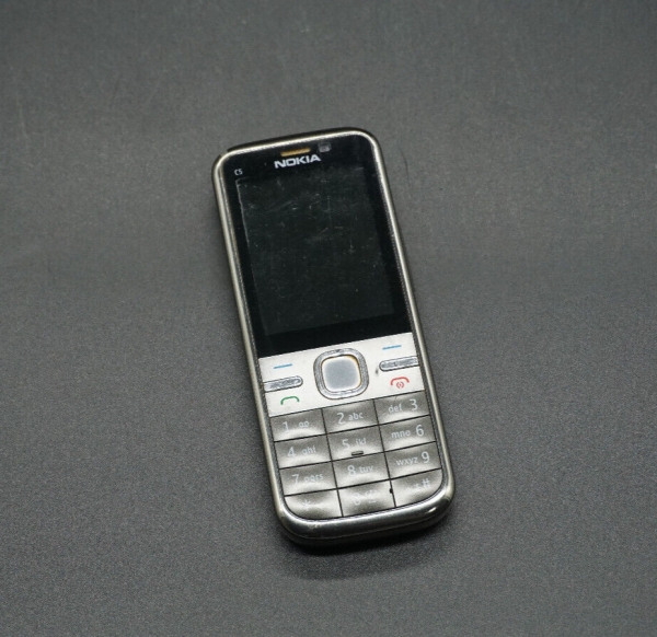 Nokia  C5-00 – Warm Gray (Ohne Simlock) Smartphone Handy Mobiltelefon Tasten