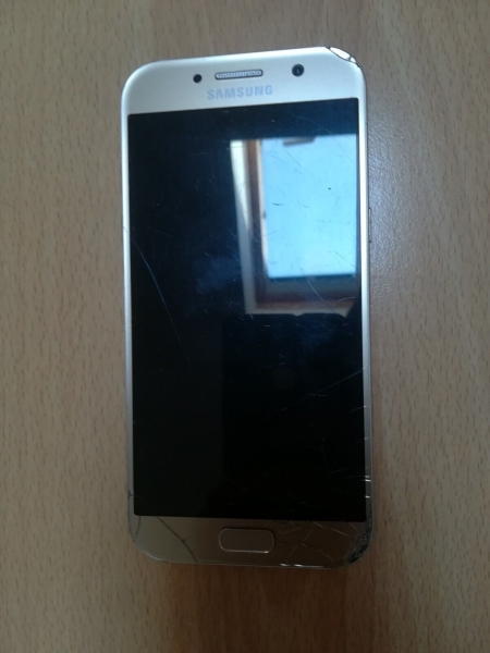 Samsung Galaxy A5 SM-A520F Smartphone