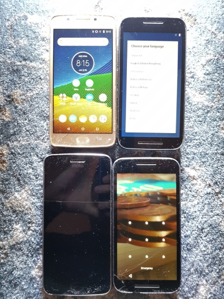 4X verschiedene Motorola Smartphones – AUSVERKAUF, UNGETESTET, RESTPOSTEN, BESCHÄDIGT AA1503