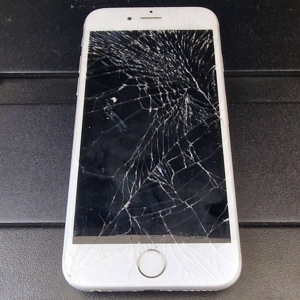 Apple iPhone 6S – 32GB – silber **VOLLSTÄNDIGE BESCHREIBUNG VOR DEM KAUF LESEN**