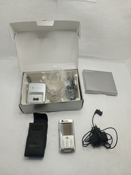 Sony Ericsson P990i – silber (entsperrt)