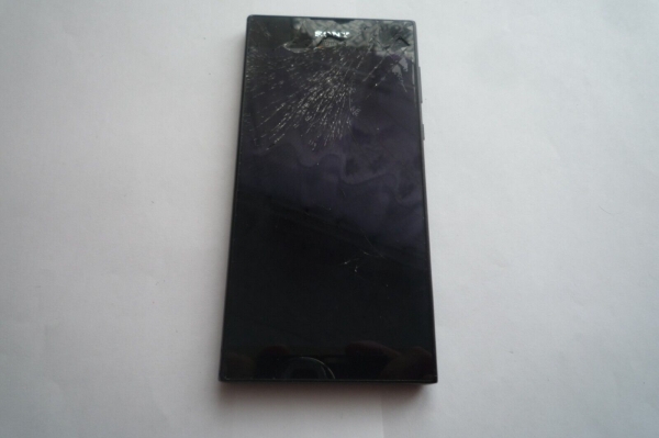 Sony XPERIA L1 G3313 – 16 GB – Smartphone schwarz (entsperrt) 1727