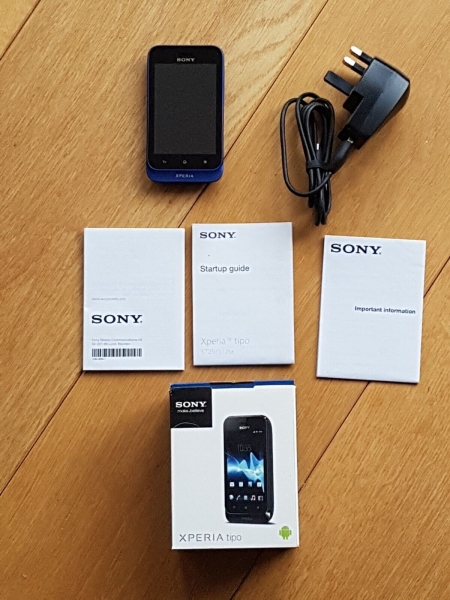 Sony Xperia Tipo ST21i blau simfrei Retro Smartphone im Top Zustand