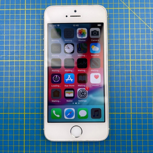 Apple iPhone 5s 16GB (entsperrt) – silber