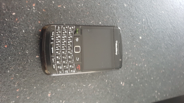 BlackBerry  Bold 9780 – 32GB – Schwarz (Ohne Simlock) Smartphone guter Zustand