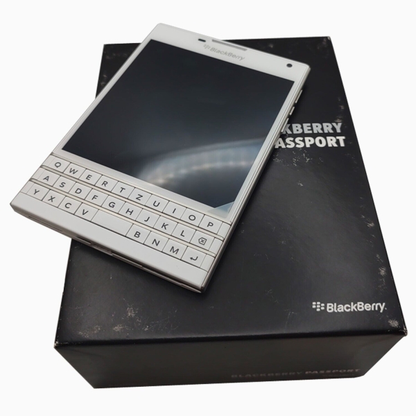 Blackberry Passport 4G Single Sim 32GB weiß QWERTZ SQW100-1 werkseitig entsperrt