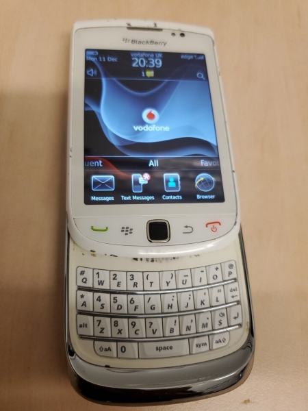 BlackBerry Torch 9800 – 4GB – weiß (Vodafone) Smartphone (QWERTZ Tastatur)