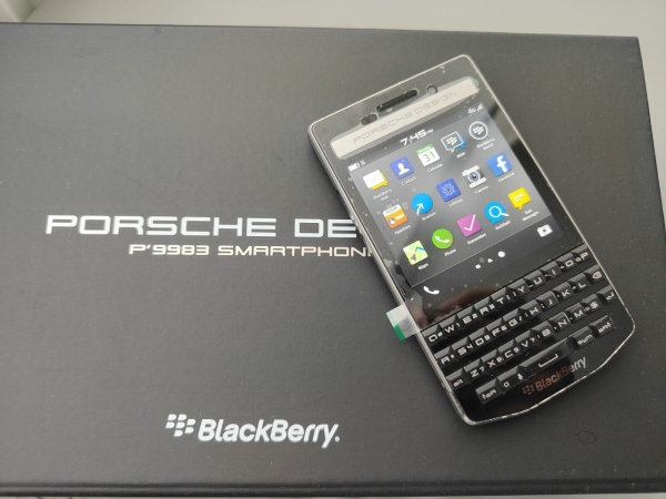 Blackberry Porsche Design P’9983 Luxus Boxed Smartphone