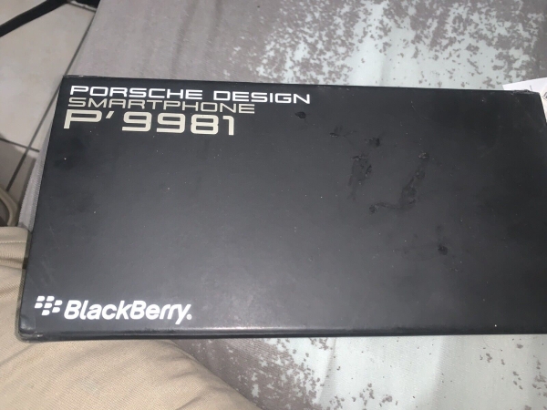 BlackBerry  Porsche Design P’9981 – 8GB – Schwarz (Ohne Simlock) Smartphone